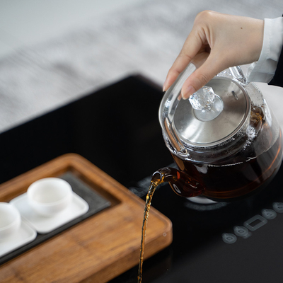 Tavolo da caffè in stile moderno con frigorifero da 135 litri e frigorifero a doppia porta